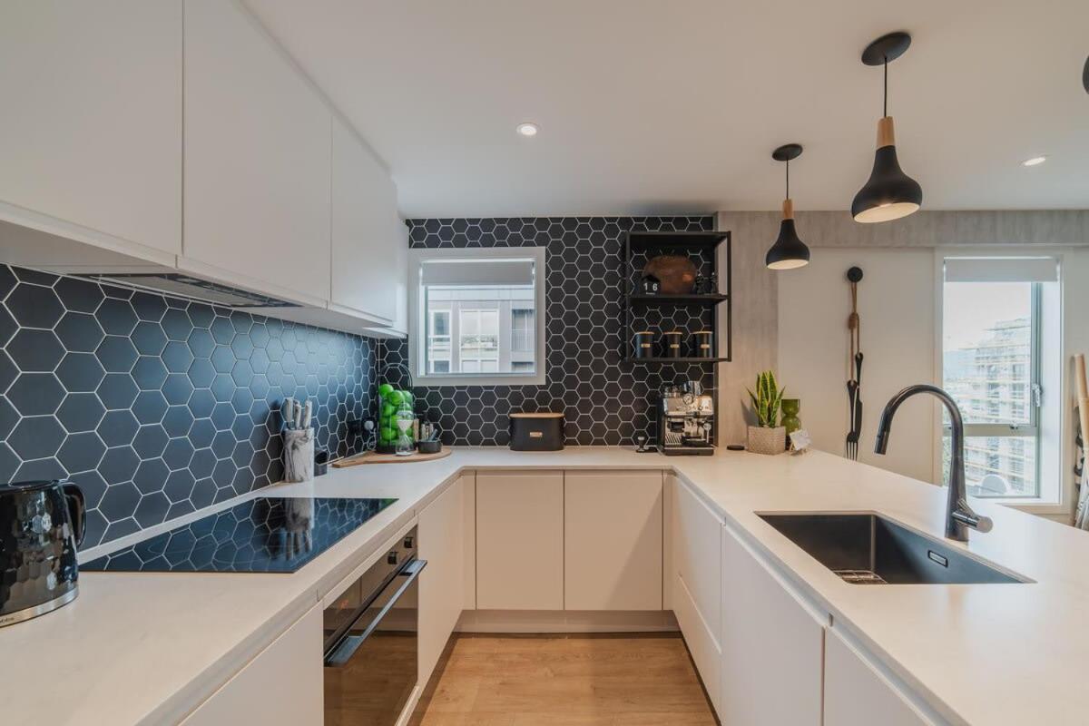 Penthouse Perfection - 2Br Elegance On Worcester St Christchurch Luaran gambar