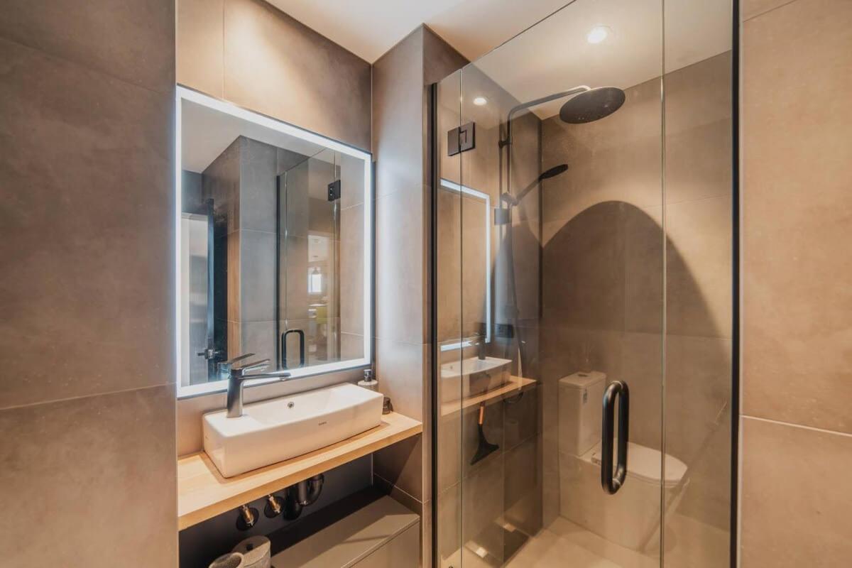 Penthouse Perfection - 2Br Elegance On Worcester St Christchurch Luaran gambar