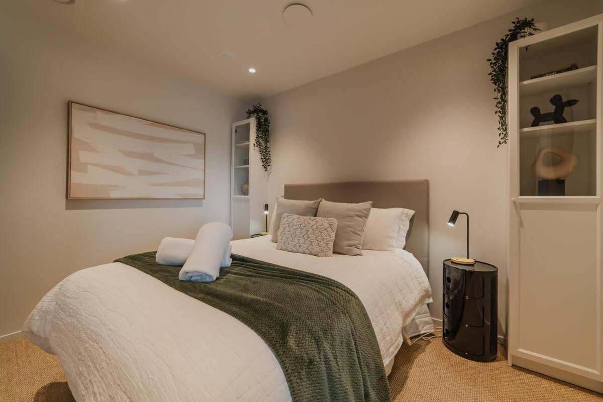 Penthouse Perfection - 2Br Elegance On Worcester St Christchurch Luaran gambar