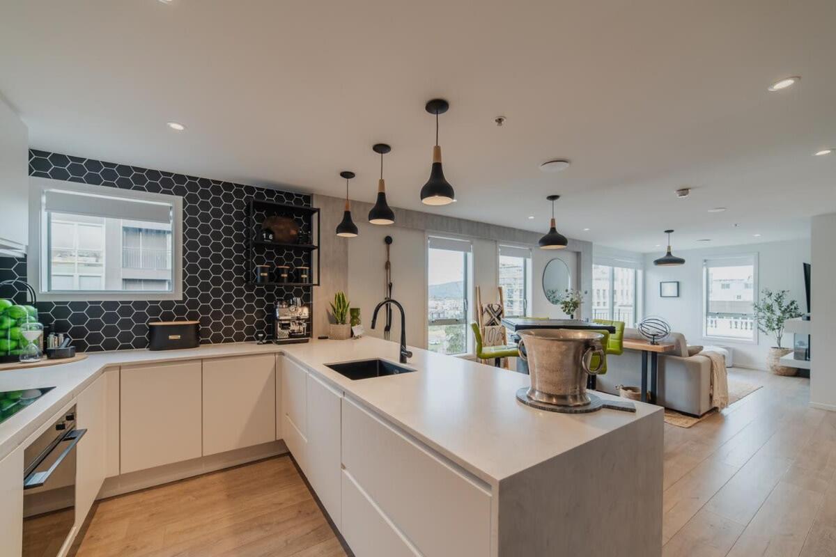 Penthouse Perfection - 2Br Elegance On Worcester St Christchurch Luaran gambar